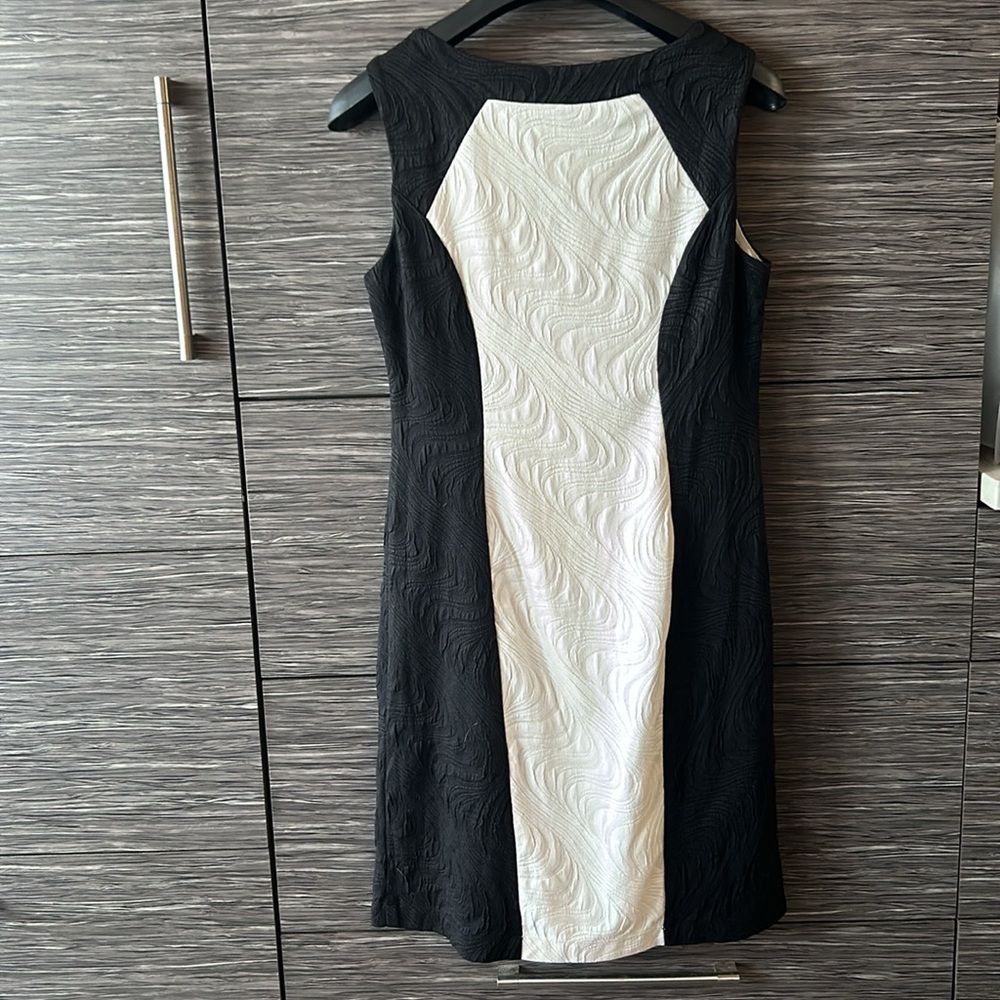 Soft and stretchy color block dress, Sz 8 - Picture 4 of 4
